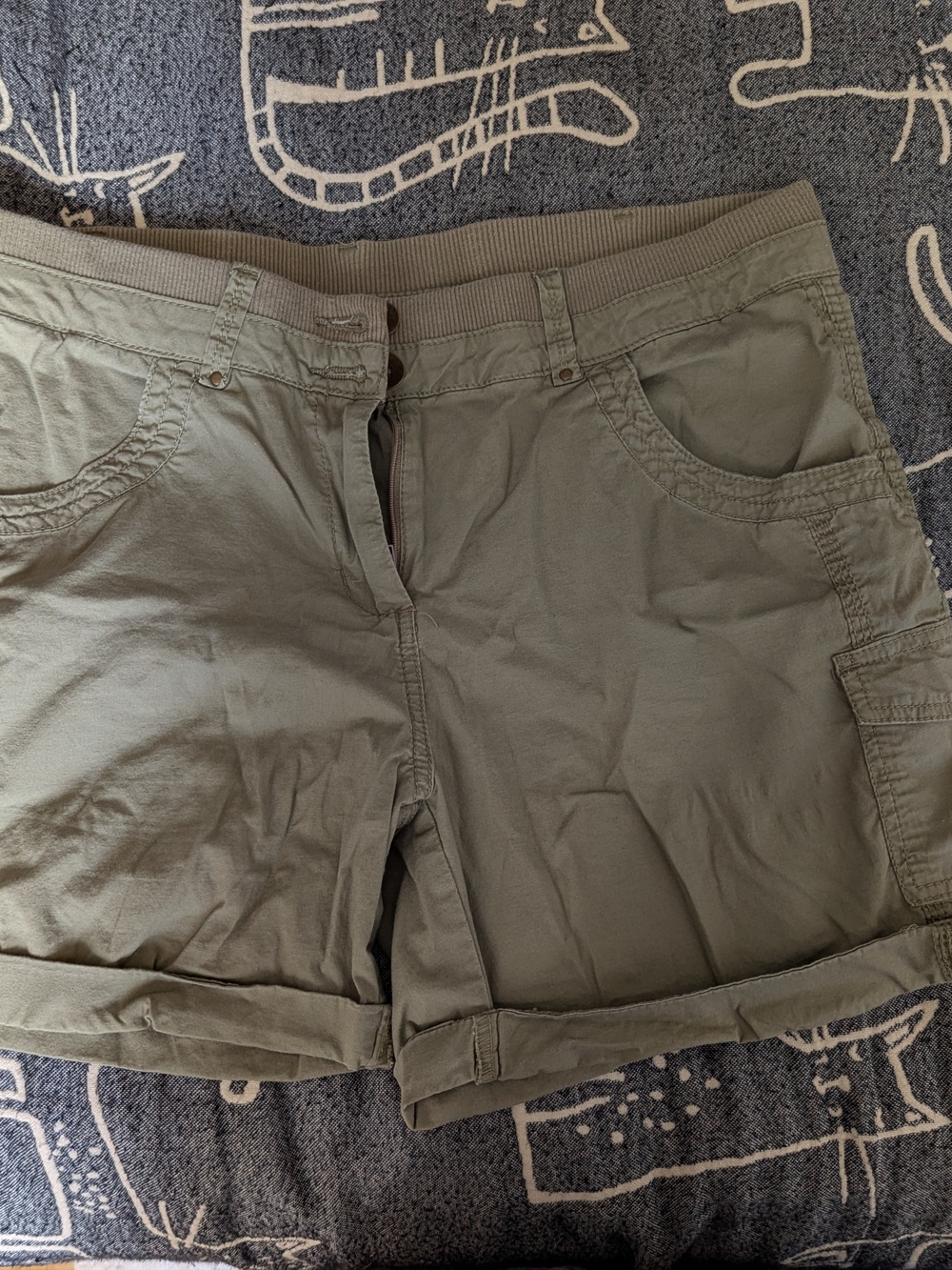 Women’s Casual Olive Green Cargo Shorts